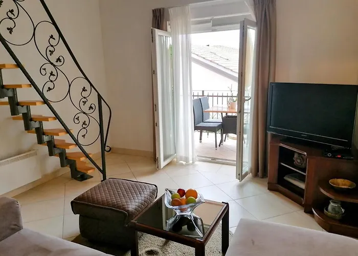 Apartmán In With Sea View, Balcony, Air Conditioning, Wi-fi