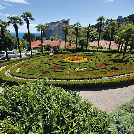 Lejlighed In With Sea View, Balcony, Air Conditioning, Wi-fi Opatija