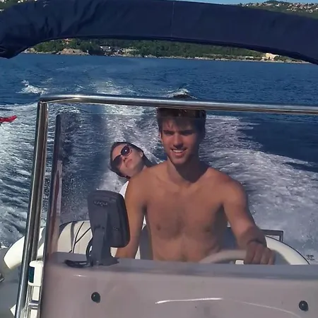 In With Sea View, Balcony, Air Conditioning, Wi-fi