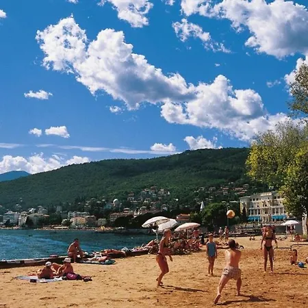 Lejlighed In With Sea View, Balcony, Air Conditioning, Wi-fi Opatija