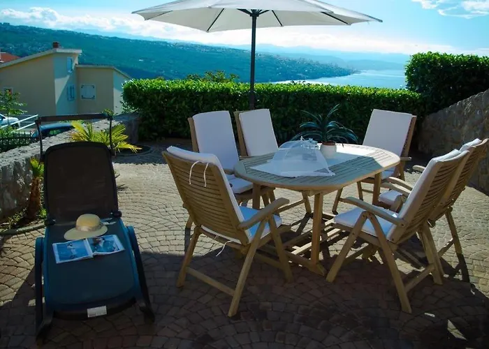 Lejlighed In With Sea View, Balcony, Air Conditioning, Wi-fi Opatija