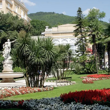 Apartment In With Sea View, Balcony, Air Conditioning, Wi-fi *