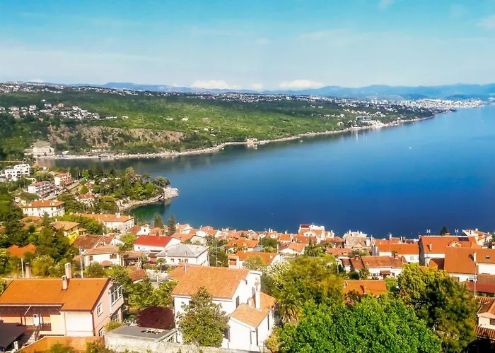 Apartment In With Sea View, Balcony, Air Conditioning, Wi-fi Opatija