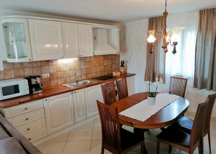 In With Sea View, Balcony, Air Conditioning, Wi-fi * Opatija