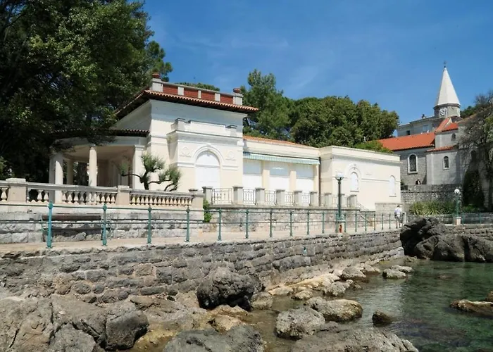 Apartment In With Sea View, Balcony, Air Conditioning, Wi-fi